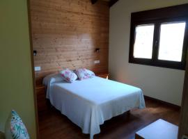 Apartamentos Rurales Casa Fonso: Navia'da bir otel