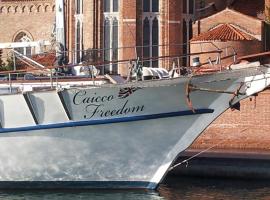 Venezia Boat & Breakfast Caicco Freedom, hotel a Venècia