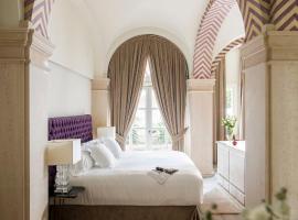 Casa de Triana Luxury Suites by Casa del Poeta, apartmen di Seville