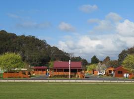 Latrobe Mersey River Cabin and Caravan Park แคมป์ในลาโทรบ