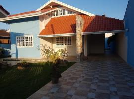 Casa de praia, hotel in zona Brejatuba Beach, Guaratuba