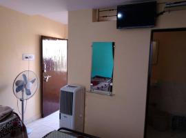 Modern house homestay, hotel v destinaci Bhuj