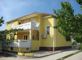 Apartments Polonijo, hotel near St. Lucy Church in Jurandvor, Baška