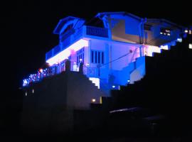 Aqua De Vida, hotel bintang 4 di Bhowāli
