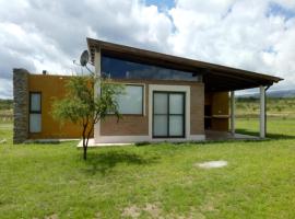 La Pradera, hotel i Nono