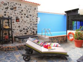 Casa Rural Tile، بيت عطلات في El Roque