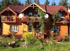 Cottage 12 Months, hotel di Vorokhta