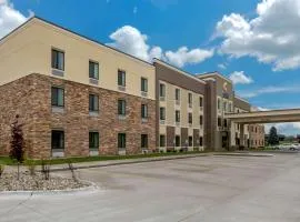 Comfort Inn & Suites Ames near ISU Campus
