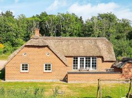 14 person holiday home in Ulfborg, căsuță din Husby