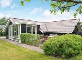 4 person holiday home in Esbjerg V, хотел в Hjerting