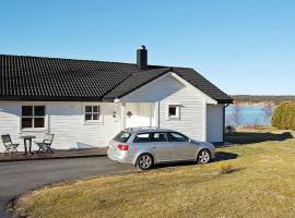 6 person holiday home in tomrefjord, vakantiehuis in Fiksdal