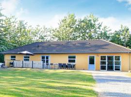 12 person holiday home in H jslev, viešbutis mieste Bøstrup