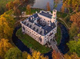 Zamek Karpniki Schloss Fischbach, apartman u gradu Lomnjica