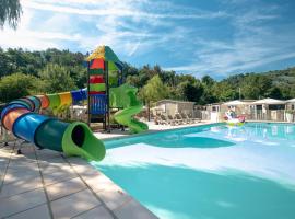 Camping Le Parc des Monges, hotel met zwembaden in Auribeau-sur-Siagne