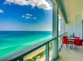 Gorgeous Oceanfront Penthouse with gym, bars, beach access and free parking!, хотел в Маями Бийч