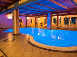 Appartement- und Wellnesshotel Winkler, hotel in Falzes