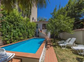 Apartment Sunny, hotel in Selce