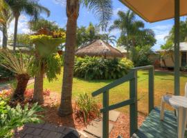 Maroochy River Bungalows, hotel with parking in Diddillibah