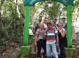 Jungle treking & Jungle Tour if you want to stay here,you must book treking only with us, hostel v destinaci Bukit Lawang