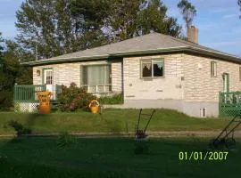 Domaine Joseph Ross Bed and Breakfast