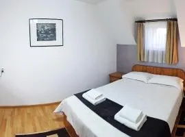 Dmc House