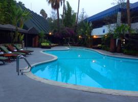 Hotel Current, hotel in zona Rancho Los Alamitos Historic Ranch & Gardens, Long Beach