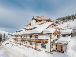Appart & Chalet Montana Hochfügen (Contactless Stay), hotel cerca de Pfaffenbuhel 1 Ski Lift, Hochfügen