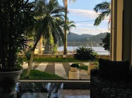 Apartamento Messi Assú Praia dos Milionários, hotel perto de Ilha Porchat, São Vicente