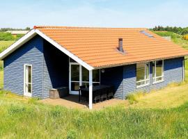 6 person holiday home in Ulfborg, sumarbústaður í Fjand Gårde