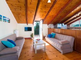 Soso's Sea View Apartment, appartement in Planos