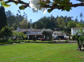 Quintal De Alem Do Ribeiro-Turismo Rural, hostal o pensión en Lousã