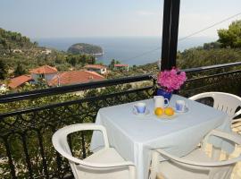 Betsanis Stafylos Apartments, hotel di Stafylos