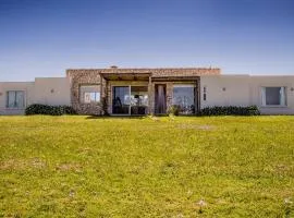 Casa en El Quijote Club de Chacras, La Barra, Punta del Este.