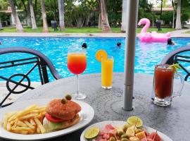 InHouse Select Hacienda Tres Rios: Culiacán'da bir otel