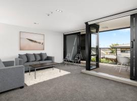 Central Mount Apartment, Quiet and Spacious with Pool, Hotel in Mount Maunganui
