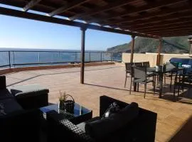 Gran terraza con espectaculares vistas al mar