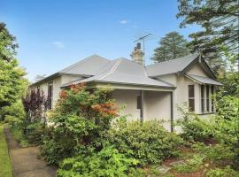 Mintie Cottage on Leura Mall, lodging in Leura