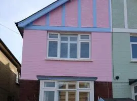 Charming pink house with perfect location