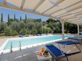 Henry House, pet-friendly hotel in Cinigiano