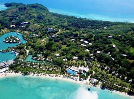 Musket Cove Island Resort, hotel na may pool sa Malolo Lailai