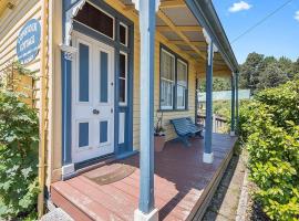 Comstock Cottage Welcomes You, holiday home in Queenstown