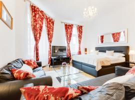 Old Town Square Royal Apartment