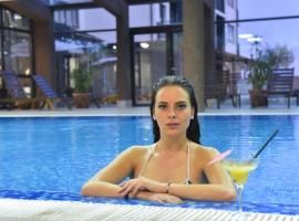 Royal Bansko - Half Board Plus & All Inclusive - Hot Pool & Jacuzzis, hotel u Banskom
