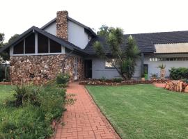 @ Home Bed & Breakfast, hotel en Brakpan