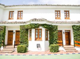 Los Arcos, hotel with parking in Dosbarrios