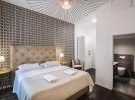 Luxury Modern Designed Oldtown Apartment