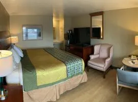 Super 7 Inn