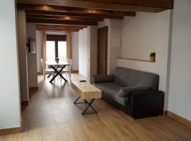 Puente viejo de Buitrago CASA ENCINA, apartament din Buitrago del Lozoya