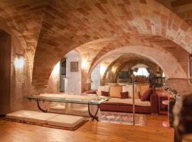 MarcheAmore - Bottega di Giacomino for art lovers, with private courtyard, place to stay in Fermo