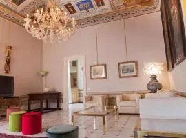 MarcheAmore - Stanze della Contessa, Luxury Flat with private courtyard